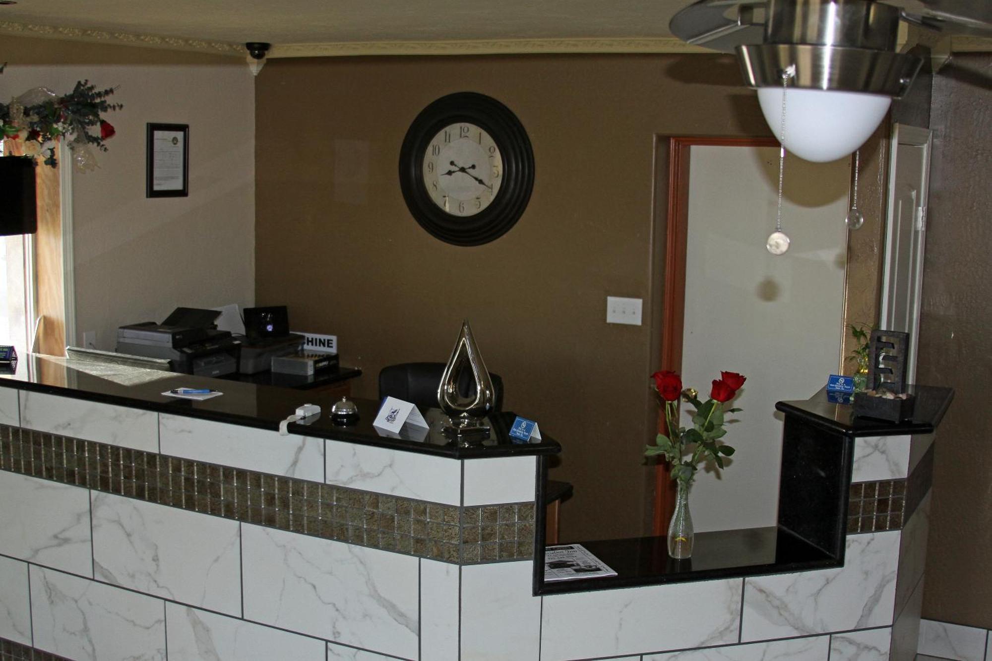 Executive Inn Snyder Exterior photo
