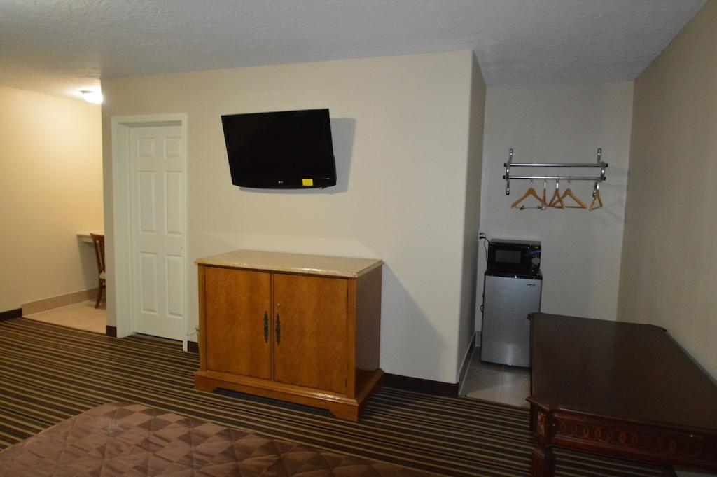 Executive Inn Snyder Exterior photo