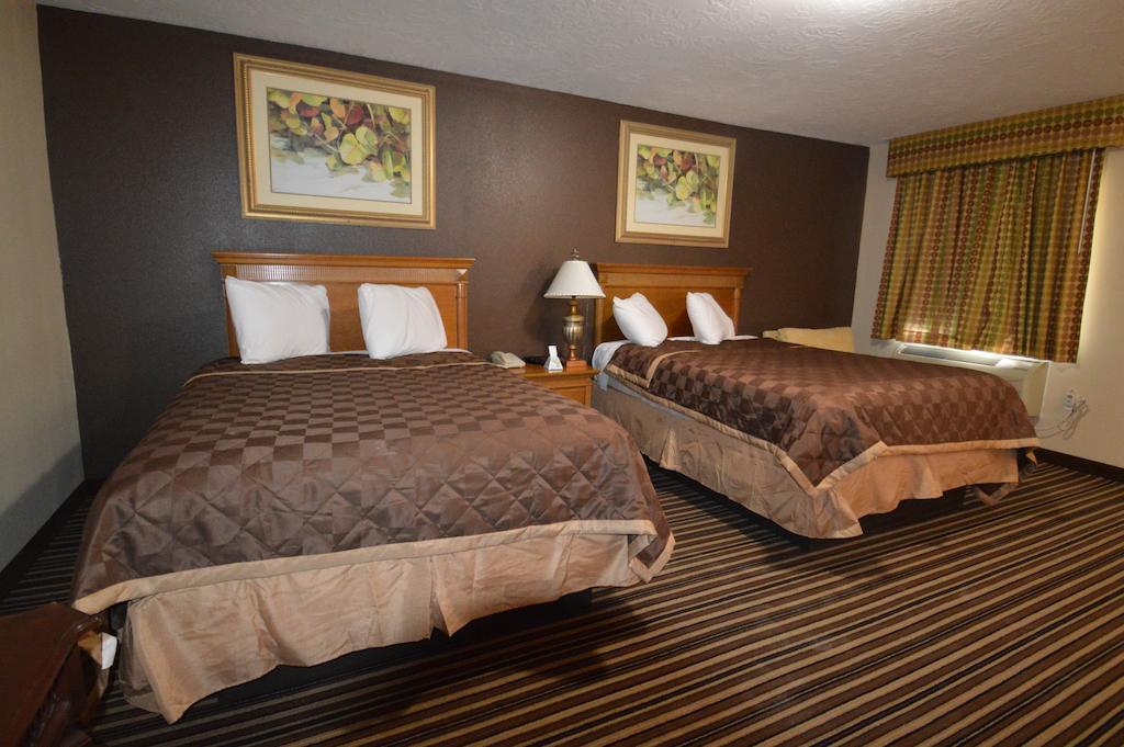 Executive Inn Snyder Room photo