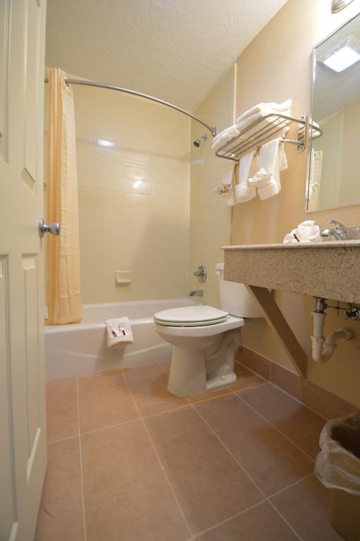 Executive Inn Snyder Room photo