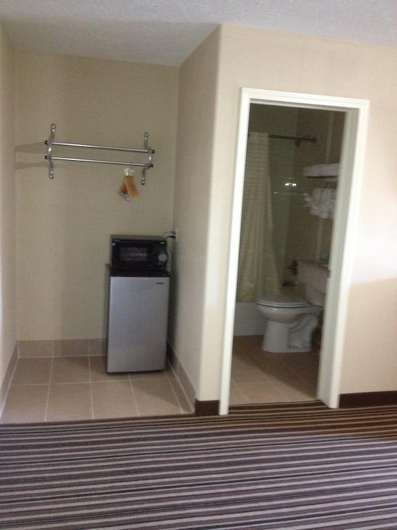 Executive Inn Snyder Room photo