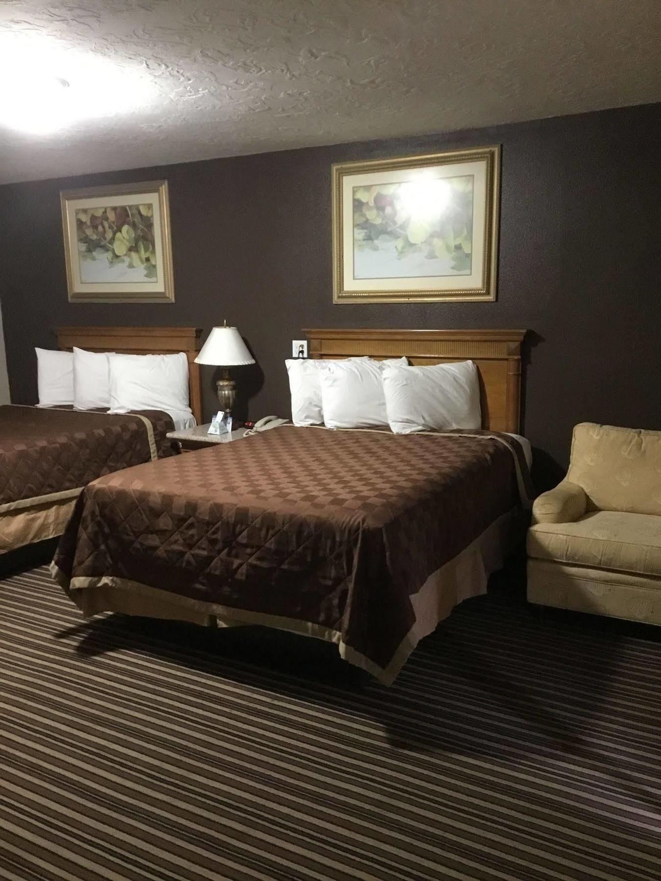 Executive Inn Snyder Exterior photo